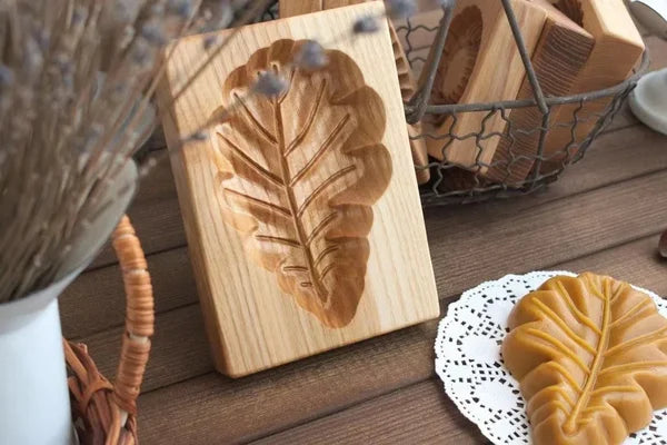 WOOD PATTERNED COOKIE CUTTER